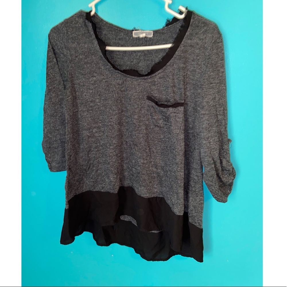 Quarter sleeve shirt